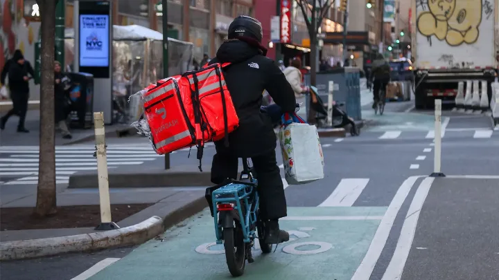 Image for: Why DoorDash is spending $17 billion to acquire Instacart