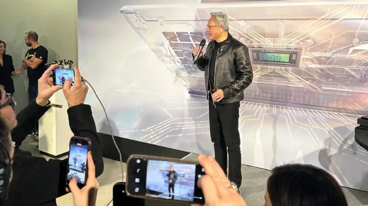 Image for: Technologie: Nvidia-Chef wird in Berlin wie ein Rockstar empfangen – geplanter KI-Pakt stößt online auf Kritik